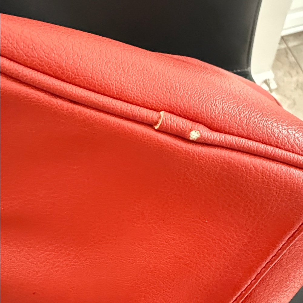 CAPRESE Stylish Red Handbag with Eyelet Design - Picture 15 of 16
